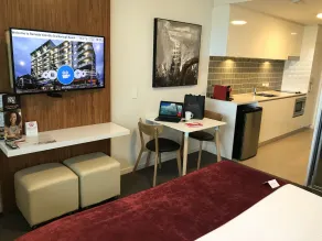 Ramada by Wyndham VetroBlu Scarborough Beach - Room