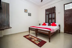 Hotel Lambodar - Room