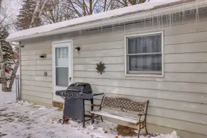 2 Mi to Cmu! Quaint Bungalow w/ Fenced Backyard - Innvendig