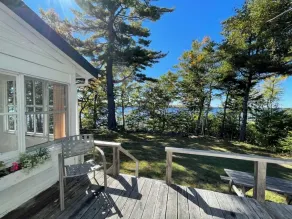Waterfront 'wildflower Cottage' w/ Private Dock! - Innenbereich