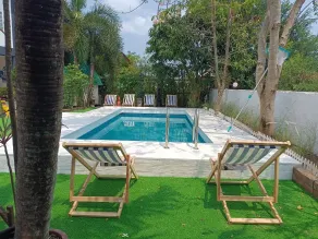 RoomQuest One Bangsaray - Piscina