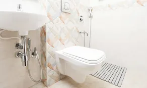 Treebo C Plaza - Bathroom