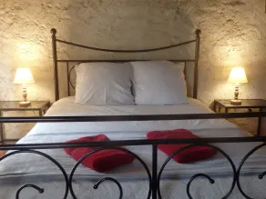 Chambres d´Hôtes Prieuré d'Orniols - Værelse