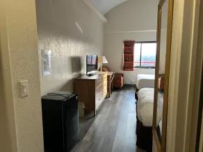 Hilltop Inn & Suites - Chambre