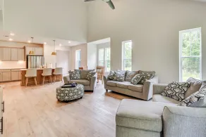 5 Mi to Memorial Stadium & Beach: Modern Townhome - Interior