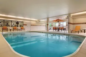 Courtyard by Marriott Champaign - Piscine
