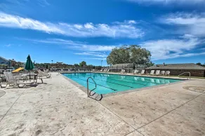 Dock + Pool Access: Condo on Smith Mountain Lake - Intérieur