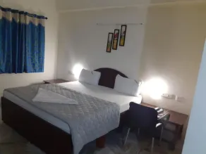 Hotel Paradise Inn - Room