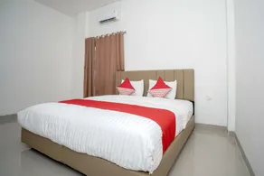 OYO 443 Hotel Barlian - Zimmer