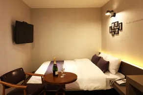 S& Hotel - Habitación