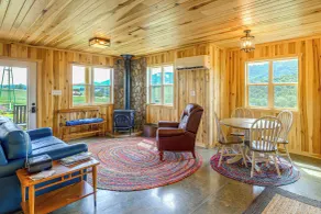 Pet-friendly Home w/ Stunning Views in Sparta! - Innenbereich
