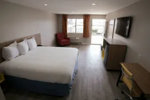 Days Inn by Wyndham Hemet - Room