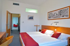 Avanti Hotel - Room