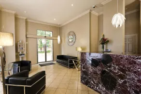 Majestic Old Lion Apartments - Reception