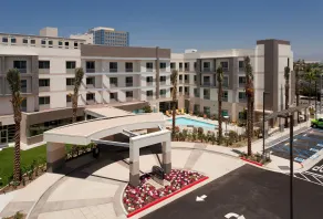 Courtyard by Marriott Santa Ana Orange County - Piscine