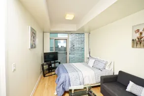The Front Apartments - Room