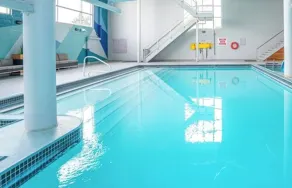 Sandman Signature Mississauga Hotel - Piscine