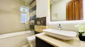 BluO Medicity - Boutique Hotel Gurgaon - Bathroom