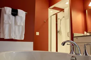The Inn at Manchester - Bathroom