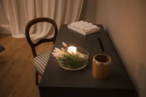 B&B Assteas con due camere matrimoniali e un bagno in comune - Camera