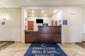 Cobblestone Hotel & Suites - Hutchinson - Reception