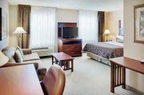 Staybridge Suites Oakville Burlington by IHG - Chambre