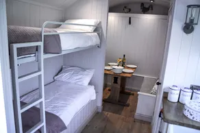 Dawn Chorus Holidays - Habitación