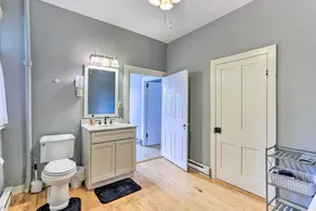 Historic Townhome in Downtown Shepherdstown! - Bathroom