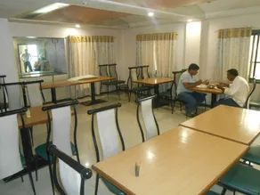 Hotel Pooja International - Restaurant