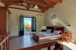 Crete holiday rental small village close to beaches -sharing a large pool - Rom