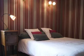 Logis Hotel - Restaurant La Marbrerie - Værelse