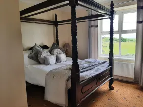 Cadwgan House - Room