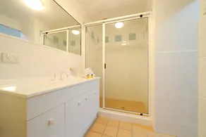 at Beach Court Holiday Villas - Bathroom