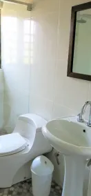 Condos FRP - Bathroom