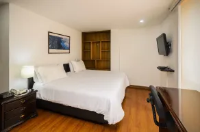 Travelers Fontana Plaza - Chambre