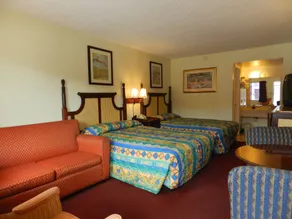 Maple Leaf Inn & Suites - Rum