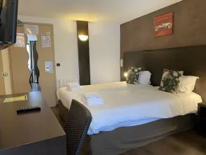 SHELDER Hôtel - CHERBOURG EN COTENTIN - Equeurdreville - Værelse
