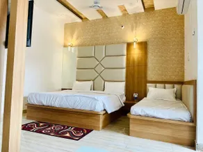 Hotel B P Emerald - Zimmer