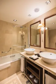 InterContinental Lisbon by IHG - Bathroom