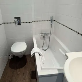 BRIT HOTEL CONFORT BAGNOLES NORMANDIE - Banheiro