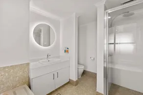 Moonlight Bay Suites - Room