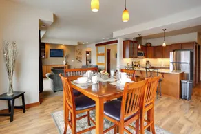 Alluring Manson Lakeside Condo w/ Shared Pool! - Interiør