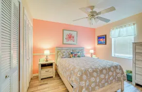 Waterfront Hernando beach house on deep water canal w/dock, fishing, kayak - Interiör