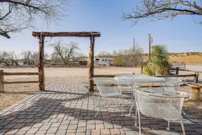 Patio & Mtn Views: Wickenburg 'trail Head House' - Innenbereich
