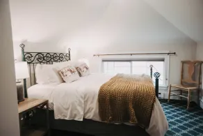 Riverfront AirBnb - Clark Fork Suite 1 - Rum