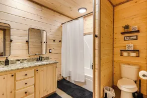 Cabin w/ Hot Tub & Sauna: 5 Mi to Dtwn Blue Ridge! - Interiør
