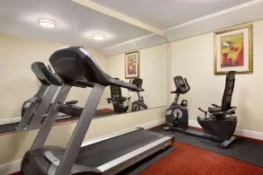 Ramada by Wyndham Oakland Downtown City Center - Salle de remise en forme