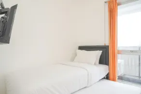 Minimalist Studio Taman Semanan Indah Cengkareng Apartment - Habitación