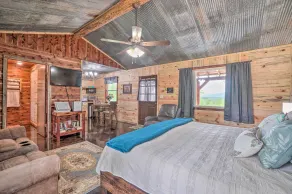 Updated Studio Cabin in Ozark w/ Yard & Mtn View - Interiør