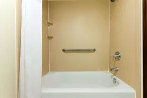 Super 8 by Wyndham Enid - Salle de bain